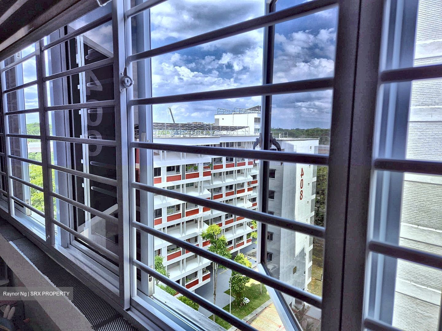 Blk 405 Hong Kah Court (Jurong West), HDB Executive #557679541
